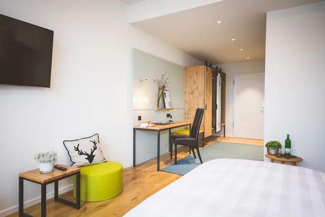 غرفة قياسية بسرير كينج، Hotel Federwerk 4/6