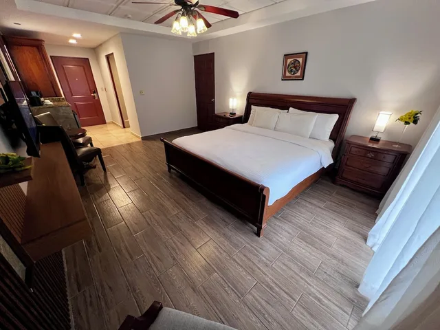 غرفة قياسية بسرير كينج بإطلالة على النهر، Valle Del Rio S A Hotel 2/10
