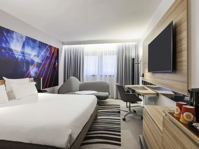 Executive, King Bed, Novotel Tours Centre Gare 1/10