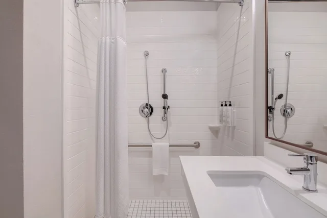غرفة بسرير كينج، Fairfield Inn And Suites By Marriott Greenwood 8/10