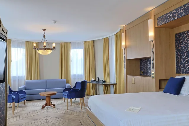 جناح جونيور بسرير مزدوج أو سريرين منفصلين، Dream Castle Hotel 1/1