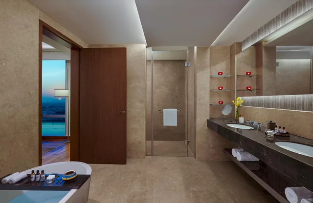 Spa, Suite, King Bed، Hyatt Regency Ahmedabad 5/5
