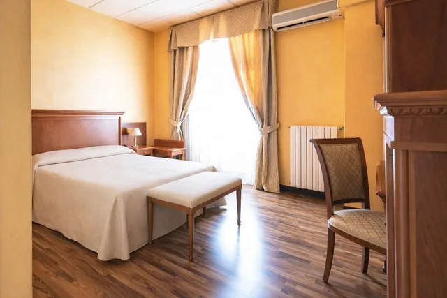 Superior, Double Bed, Hotel Maderno 4/9