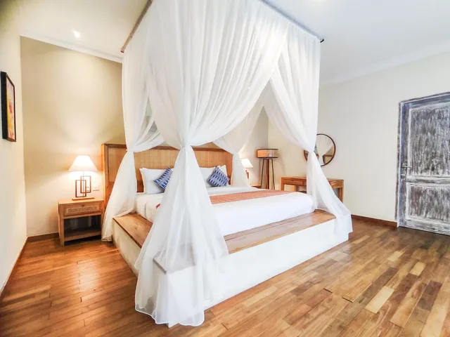 فيلا بريميير بإطلالة على المسبح بغرفتي نوم لذوي الإعاقة، Seminyak Square Hotel 2/10