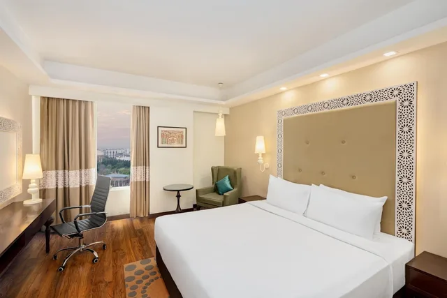 Deluxe, Suite, King Bed, Country Inn & Suites By Radisson Kota 2/7