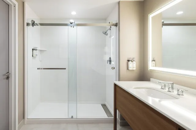 جناح بسرير كينج بغرفة نوم واحدة بمطبخ، Staybridge Suites Eastvale Norco by IHG 2/3