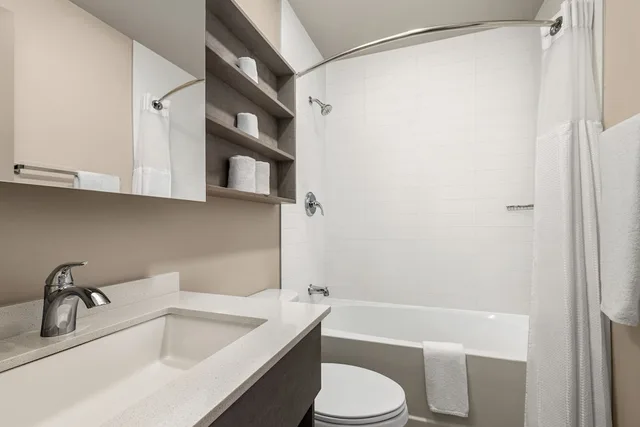 غرفة بسريرين كوين، Microtel Inn & Suites Montreal Airport-Dorval QC 3/3