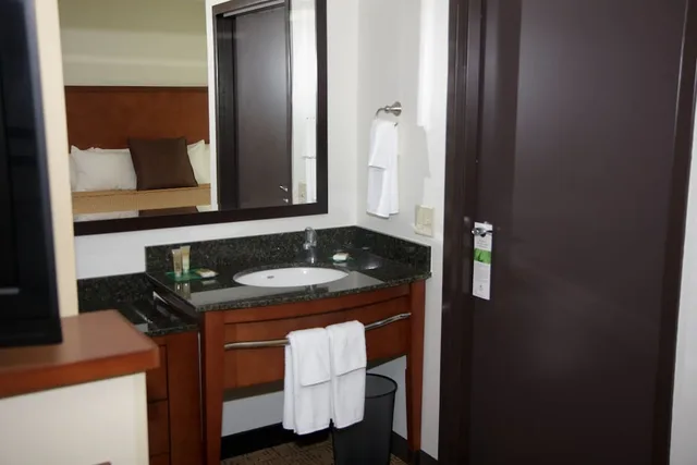 Guest Room, King Bed, Hyatt Place Fort Myers At the Forum 3/4