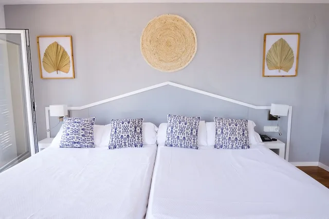 غرفة سوبيريور بسريرين منفصلين بإطلالة على البحر، Subur Hotel Sitges 5/7