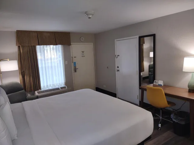 غرفة بزنس ديلوكس بسريرين كوين، Days Inn by Wyndham Port Charlotte/Punta Gorda 1/10