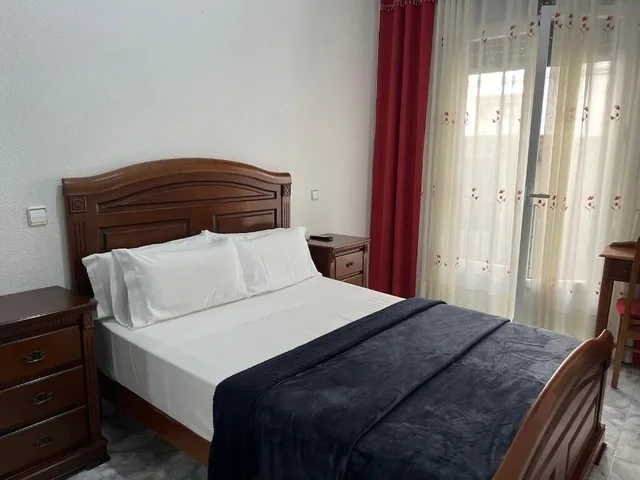 غرفة بسرير مزدوج بحمام خاص، Hostal Palacios Fuencarral 3/10