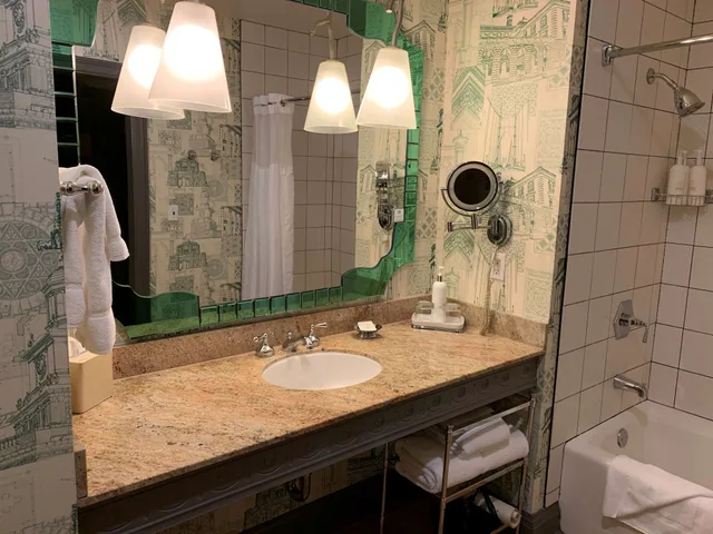 1 Bedroom, Suite, King Bed, Royal Sonesta Portland Downtown 7/10