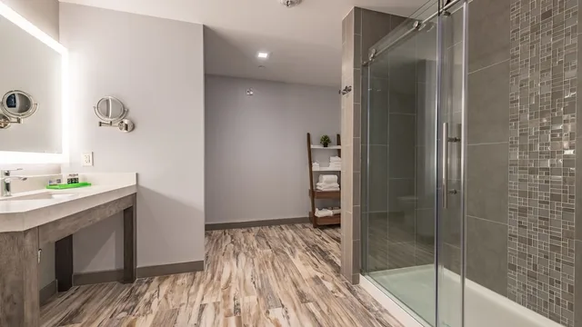 Noho, Suite, King Bed, Terrace، Lexen Hotel-North Hollywood Near Universal 2/3