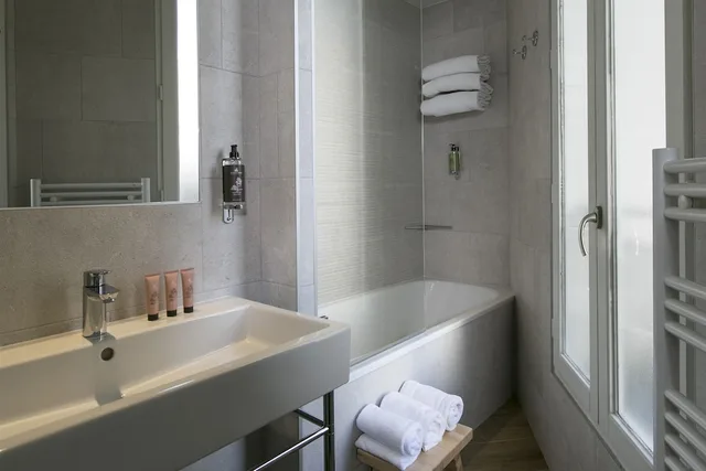 غرفة سوبيريور بسرير كينج، Hotel De Neuville Arc De Triomphe 5/5
