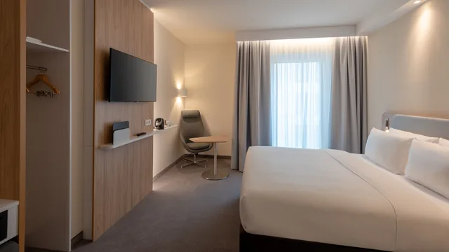 Standard, Single Bed, Holiday Inn Express Munich North, an IHG Hotel 2/4