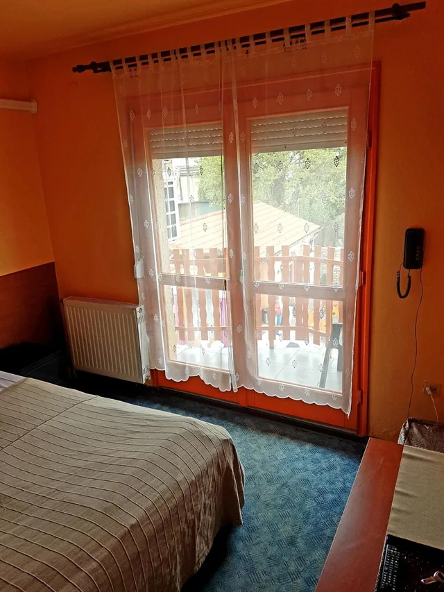 غرفة بسرير كوين، Attila Hotel 2/5