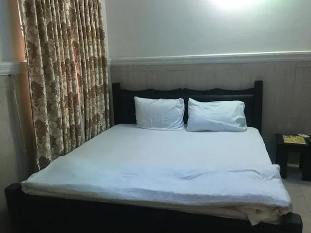 جناح ملكي بسرير كوين، Royal Castle Hotel 2/2