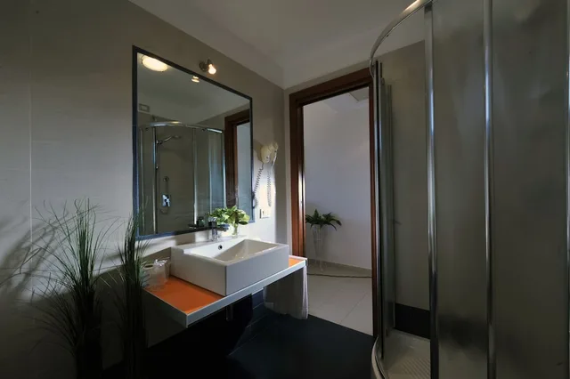 غرفة قياسية بسرير كوين بشرفة، Hotel Miramare 5/10