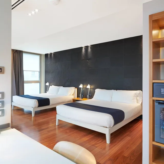 غرفة تنفيذية عائلية بسرير كينج، Hotel Plaza 2/6