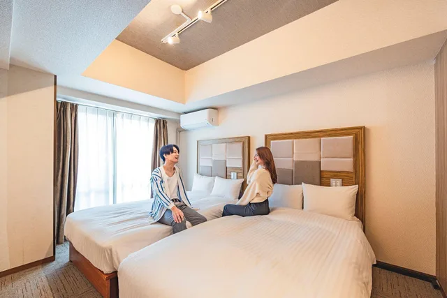 Room, Twin Beds, Light Housekeeping, Smoking، Hotel Relief Namba Daikokuchou 2/5