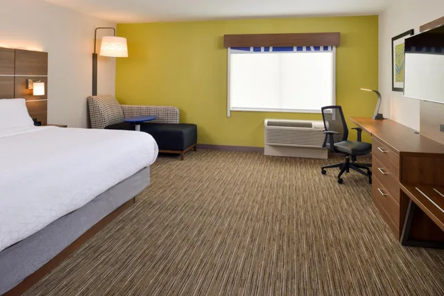 جناح لذوي الإعاقة، Holiday Inn Express And Suites Ottumwa 7/10