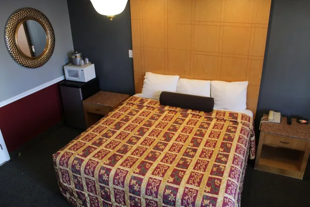 Superior, King Bed, Smoking, Liberty Inn Atlantic City 3/10