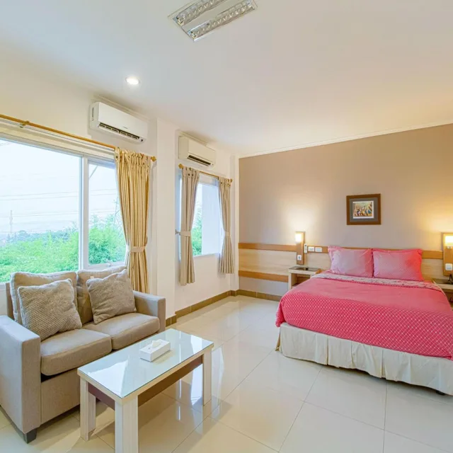 Deluxe, Double Bed, Citrus House Com Bogor 3/9