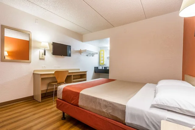 غرفة قياسية بسرير كوين، Motel6 Tempe, AZ – Phoenix Airport – Priest Dr 2/9