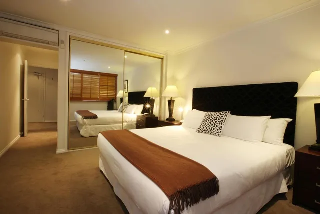 شقة بـ3 غرف نوم، The York by Swiss-Belhotel 2/2