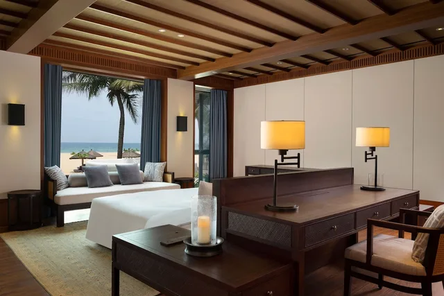 غرفة بريميوم بسريرين مزدوجين بإطلالة على البحر بغرفتي نوم، Le Meridien Shimei Bay Beach Resort & Spa 6/10