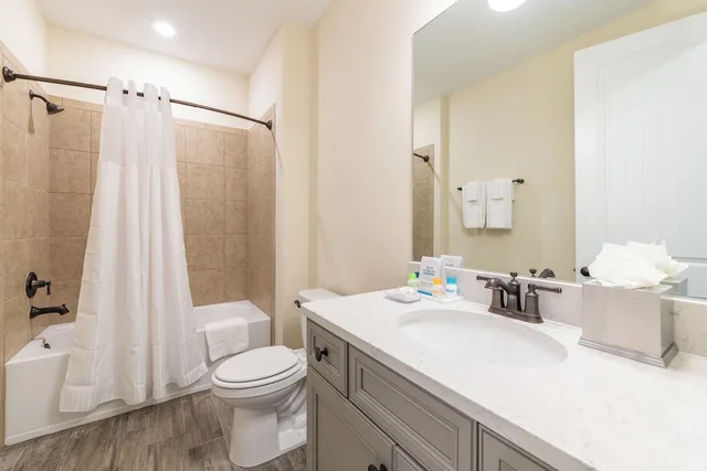 كوخ إليت بسريرين كينج وسريرين كوين بـ4 غرف نوم، Margaritaville Cottages Orlando with H2O Waterpark by Rentyl 5/5