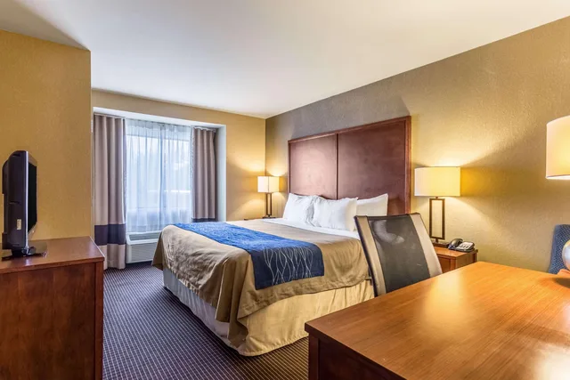 جناح بسرير كينج لذوي الإعاقة، Comfort Inn Tupelo Central 4/4