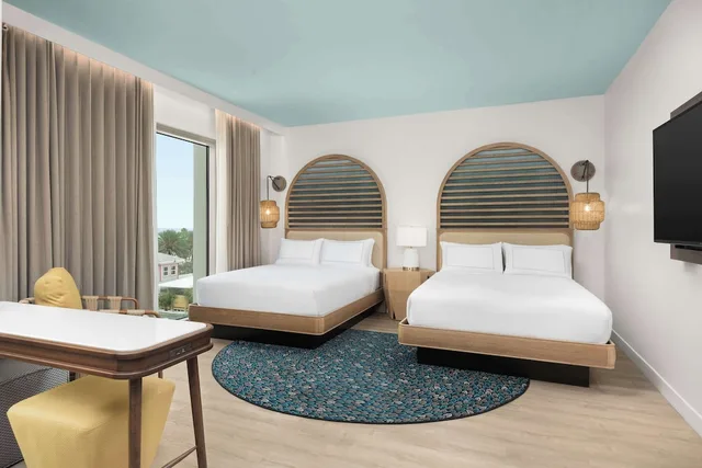 غرفة بسريرين كوين بإطلالة على البحر بشرفة لذوي الإعاقة، The Hiatus Clearwater Beach Curio Collection by Hilton 1/4
