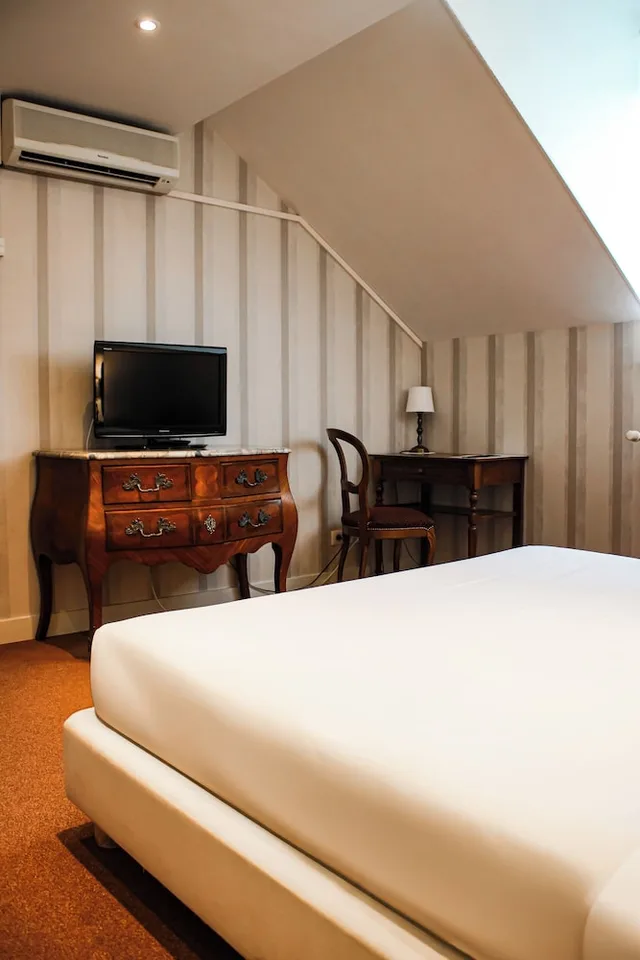 غرفة كومفورت بسرير كوين، Hôtel La Villa Fleurie 5/10