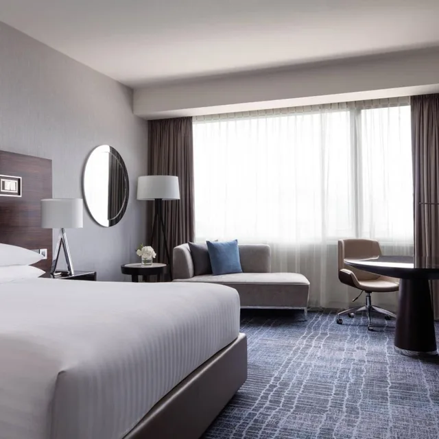 غرفة تنفيذية بسرير كينج مع دخول الصالة، Hong Kong Skycity Marriott Hotel 1/3