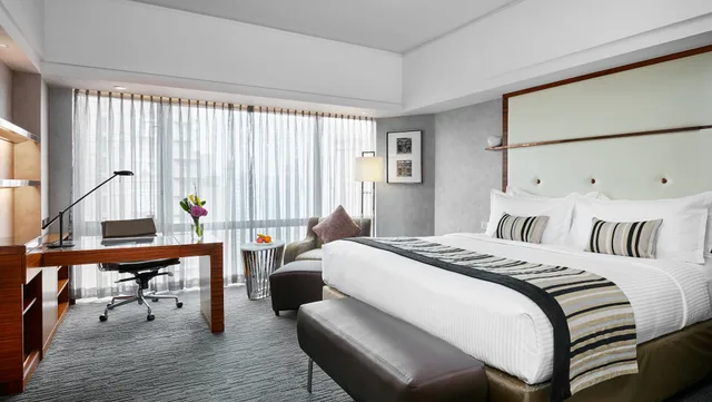 غرفة بريميوم بسرير فردي، Intercontinental Shanghai Pudong 1/4