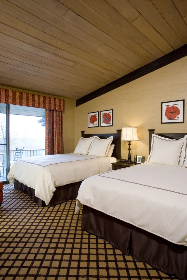 Guest Room, Standard, 2 Queen Beds, Shanty Creek Resorts - Summit Village 1/3