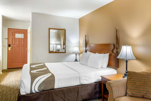 Room, 2 Queen Beds, Quality Inn & Suites Tulare CA 5/7
