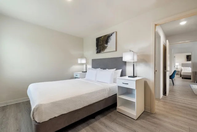 جناح بغرفتي نوم، Soka Suites Dallas - Las Colinas 4/7