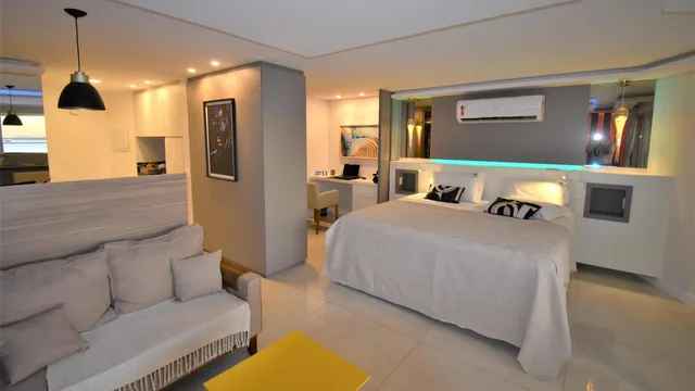 جناح فاخر بسرير كينج بإطلالة على البحر، Iate Plaza Hotel 2/10