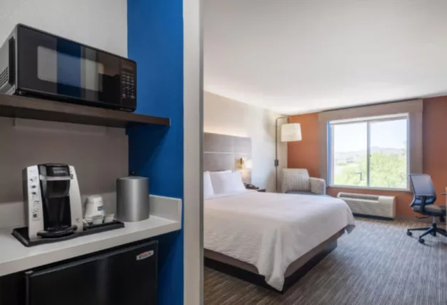 غرفة بسرير كينج، Holiday Inn Express Hotel Suites Tucson 4/5