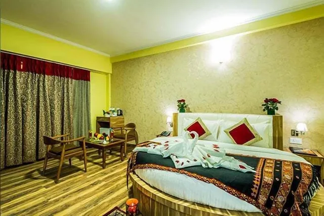 Honeymoon, Suite, King Bed, No Jetted Tub، Snow Flakes Resort 5/6