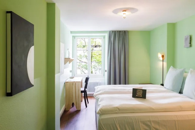 Family, 2 Queen Beds, Private Bathroom, Hotel Schlussel seit 1545 2/8