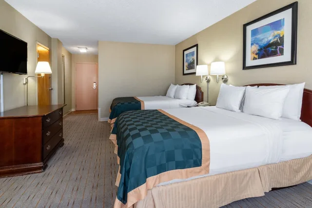 غرفة ديلوكس بسريرين مزدوجين، Ramada By Wyndham Reno Hotel And Casino 2/8