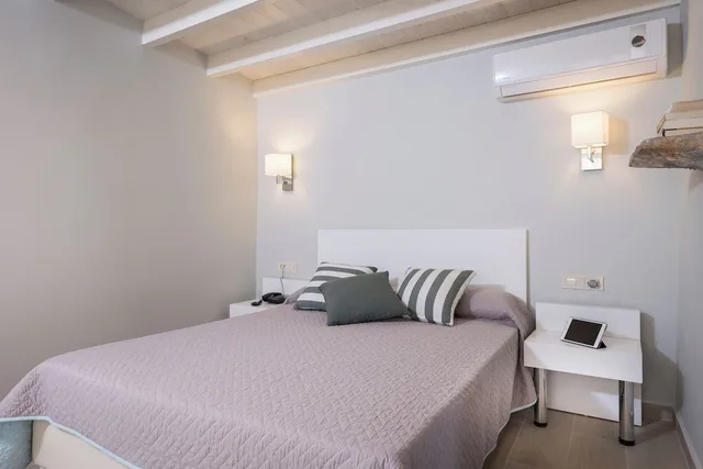 3 Bedrooms, Deluxe, Traditional, Suite, 2 Double and Twin Beds, Sofa، Spilia Village 9/10
