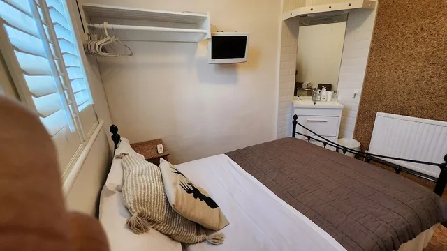 Compact Double Room، OYO Cornerstone Manor Hotel 8/10