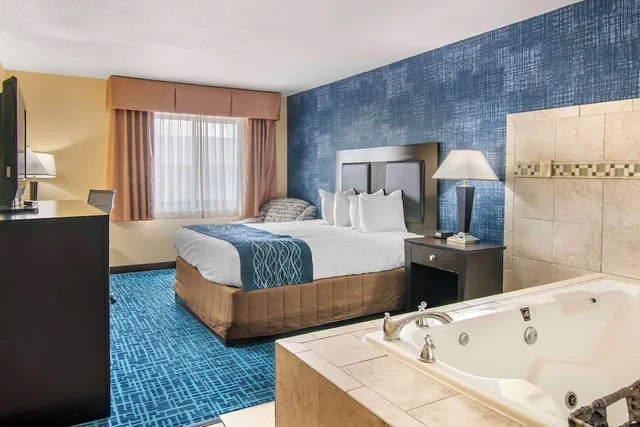 جناح بسرير كينج بحوض جاكوزي، Best Western On The River 3/3