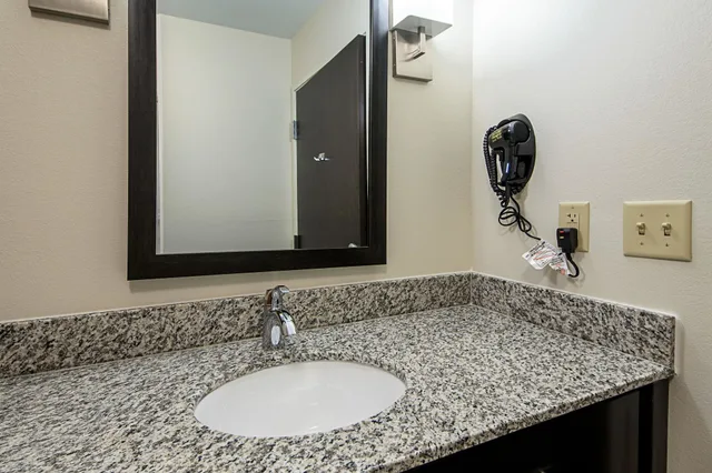 غرفة قياسية بسرير كينج، Sleep Inn Geismar - Gonzales 2/3