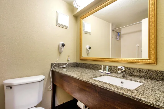 غرفة قياسية بسريرين كوين، Quality Inn Near Princeton 6/6