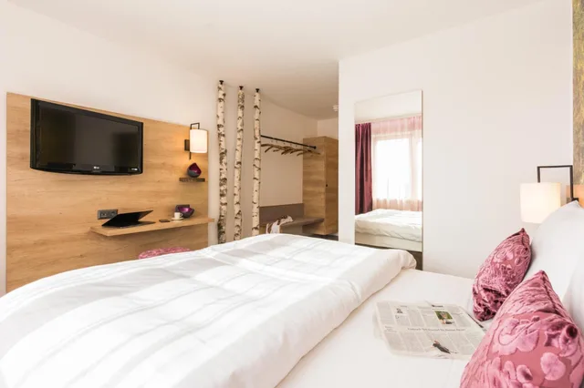 Design, Standard, Street Side View، TRIHOTEL Rostock – Wellnesshotel Adults Only 1/3